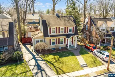 528 Wyndham Road, Teaneck Township, NJ 07666 - Photo 5