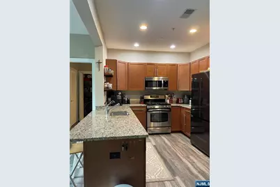 3109 Windsor Park Court 109-C #109-C, Englewood, NJ 07631 - Photo 3