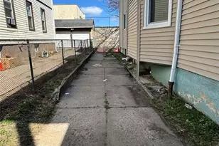 219 Lawrence Pl, Paterson, NJ 07501 - Photo 43