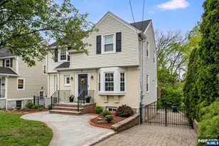 8 Abbington Terrace, Glen Rock, NJ 07452 - Photo 3