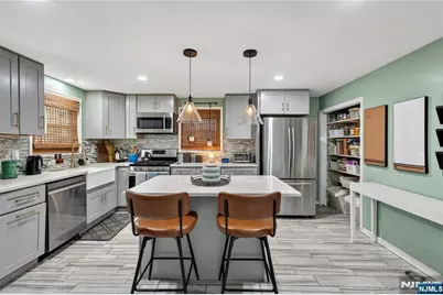 133 Brill Street, Newark, NJ 07105 - Photo 7