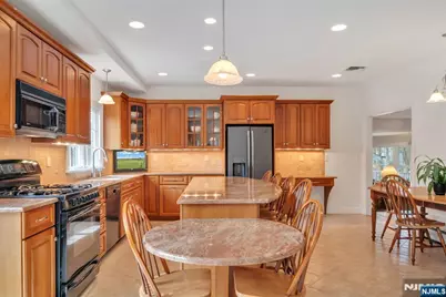 296 Birch Parkway, Wyckoff Township, NJ 07481 - Photo 15