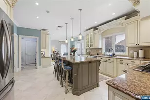 50 Hemlock Dr, Paramus, NJ 07652 - Photo 11