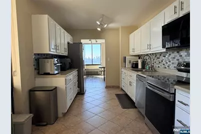 200 Winston Drive 1014 #1014, Cliffside Park, NJ 07010 - Photo 11