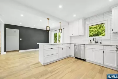21-15 Exeter, Fair Lawn, NJ 07410 - Photo 7