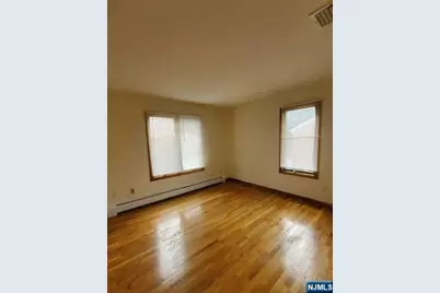 180 Myrtle Avenue, Fort Lee, NJ 07024 - Photo 15