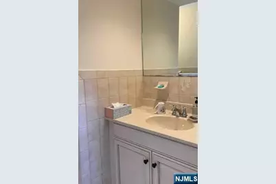 180 Myrtle Avenue, Fort Lee, NJ 07024 - Photo 11