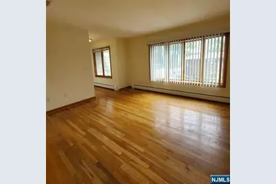 180 Myrtle Avenue, Fort Lee, NJ 07024 - Photo 5