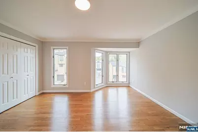 18 Veterans Way, Edgewater, NJ 07020 - Photo 3