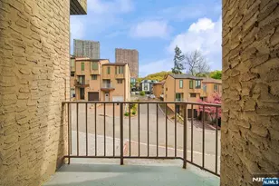 18 Veterans Way, Edgewater, NJ 07020 - Photo 13