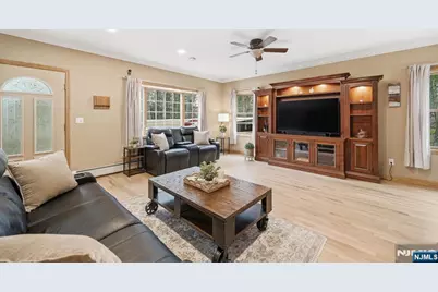 219 Snake Den Road, Wanaque, NJ 07465 - Photo 9