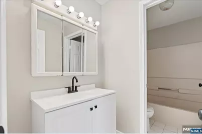 28 Boston Court, Newark, NJ 07103 - Photo 17
