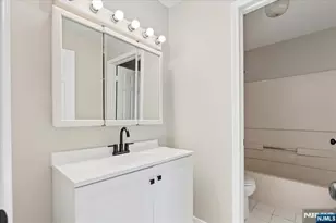 28 Boston Ct, Newark, NJ 07103 - Photo 17