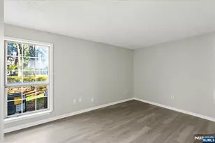 28 Boston Ct, Newark, NJ 07103 - Photo 23