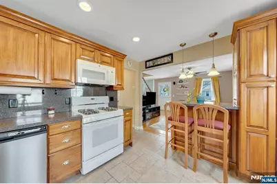 16 Morse Lake Road, Bloomingdale, NJ 07403 - Photo 7