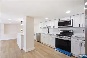 301 N Grove St, East Orange, NJ 07017 - Photo 9