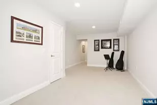 802 Whitney Ln, Allendale, NJ 07401 - Photo 27