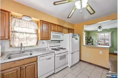 28 William Street, Rochelle Park Township, NJ 07662 - Photo 11