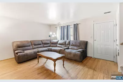 94 19th Avenue, Newark, NJ 07103 - Photo 3