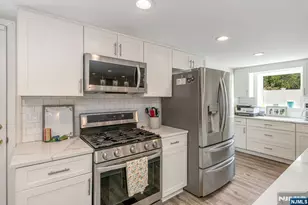 440 Yuhas Dr, Paramus, NJ 07652 - Photo 15