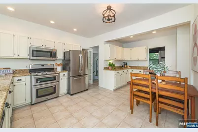 22 Arlington Avenue, Caldwell, NJ 07006 - Photo 9