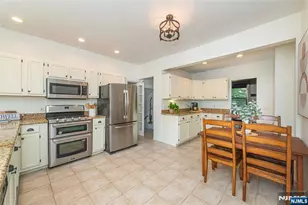 22 Arlington Ave, Caldwell, NJ 07006 - Photo 9