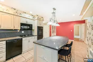 520 Hamilton Ave, Hasbrouck Heights, NJ 07604 - Photo 9