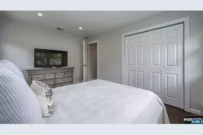 84 Brandon Avenue, Wayne, NJ 07470 - Photo 27
