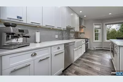 84 Brandon Avenue, Wayne, NJ 07470 - Photo 13