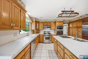 7 Trotters Ln, Mahwah, NJ 07430 - Photo 11