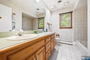 7 Trotters Ln, Mahwah, NJ 07430 - Photo 27
