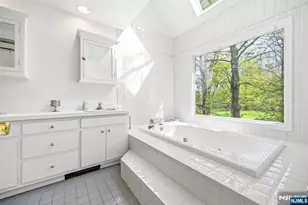 7 Trotters Ln, Mahwah, NJ 07430 - Photo 29