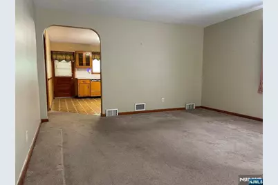 529 Fern Avenue, Lyndhurst Township, NJ 07071 - Photo 3
