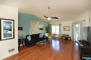 20 Parkside Ct, Wayne, NJ 07470 - Photo 3