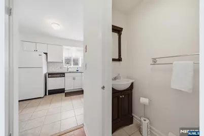 28 Village Drive 303 #303, Hamburg, NJ 07419 - Photo 15