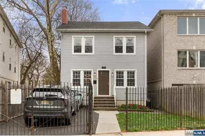38 Hinsdale Place, Newark, NJ 07104 - Photo 1