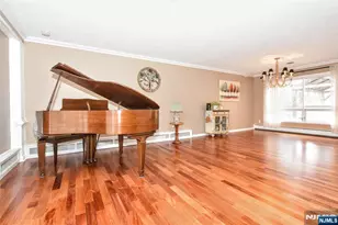 7 Jefferson Pl, Wayne, NJ 07470 - Photo 9