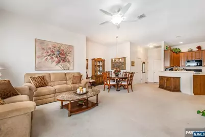 703 Four Seasons Drive, Wayne, NJ 07470 - Photo 5