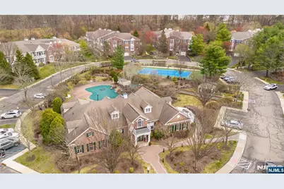 703 Four Seasons Drive, Wayne, NJ 07470 - Photo 23