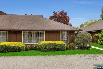 22-1 Tamaron Drive, Waldwick, NJ 07463 - Photo 5