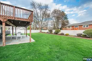 8 Cypress Ct, Fairfield, NJ 07004 - Photo 27