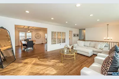 8 Cypress Court, Fairfield, NJ 07004 - Photo 13