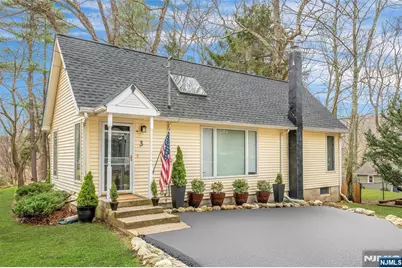 3 Redmans Drive, Jefferson Township, NJ 07438 - Photo 1
