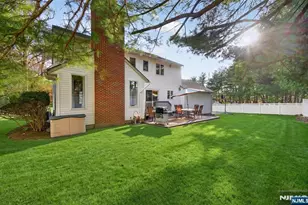 18 Stonewall Ct, Mahwah, NJ 07430 - Photo 5