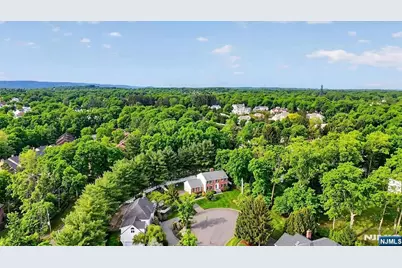 18 Stonewall Court, Mahwah, NJ 07430 - Photo 49