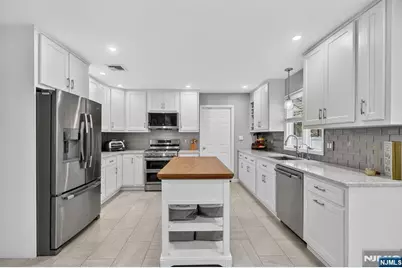 18 Stonewall Court, Mahwah, NJ 07430 - Photo 23