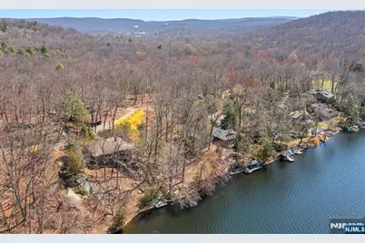 27 Middle Road, Bloomingdale, NJ 07420 - Photo 43