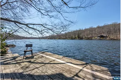 27 Middle Road, Bloomingdale, NJ 07420 - Photo 31