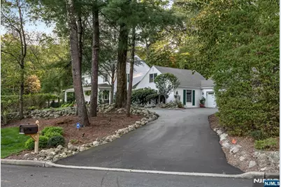 220 Ottowa Lane, Franklin Lakes, NJ 07417 - Photo 45