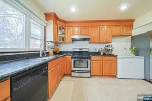 907 Spring Valley Rd, Maywood, NJ 07607 - Photo 19